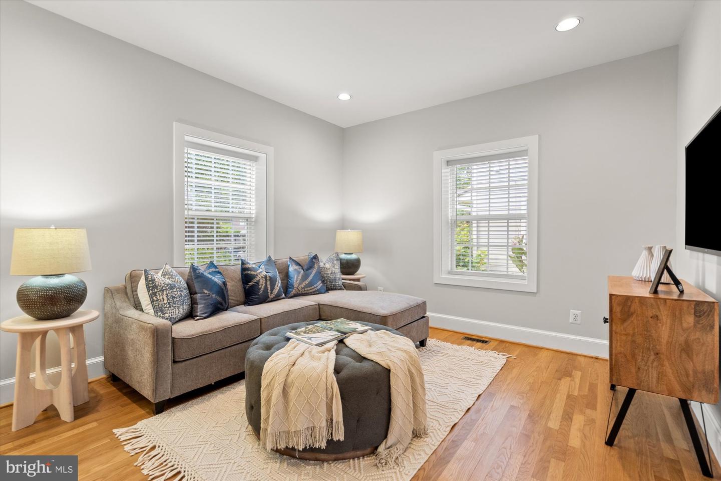 202 W GEORGE MASON RD, FALLS CHURCH, Virginia 22046, 4 Bedrooms Bedrooms, 14 Rooms Rooms,3 BathroomsBathrooms,Residential,For sale,202 W GEORGE MASON RD,VAFA2003238 MLS # VAFA2003238