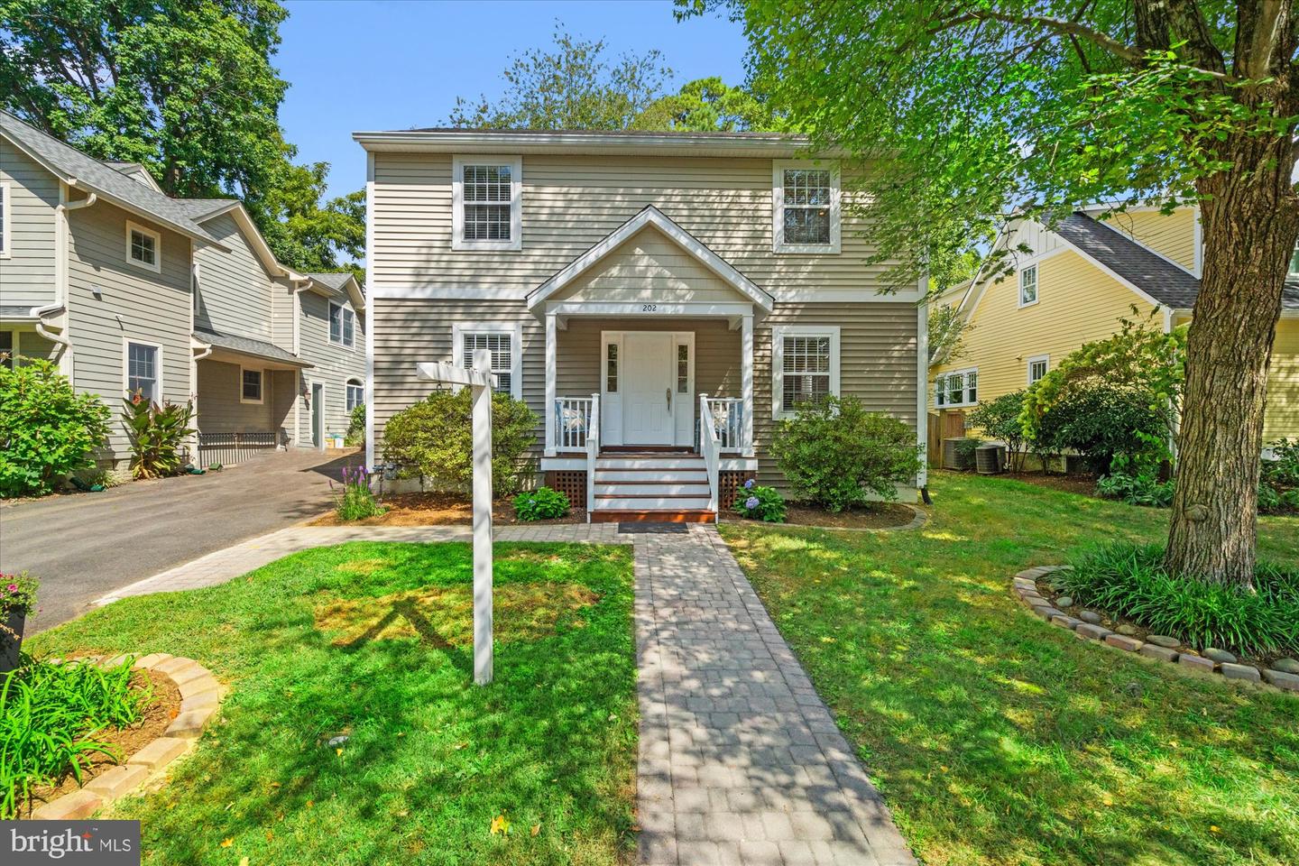 202 W GEORGE MASON RD, FALLS CHURCH, Virginia 22046, 4 Bedrooms Bedrooms, 14 Rooms Rooms,3 BathroomsBathrooms,Residential,For sale,202 W GEORGE MASON RD,VAFA2003238 MLS # VAFA2003238