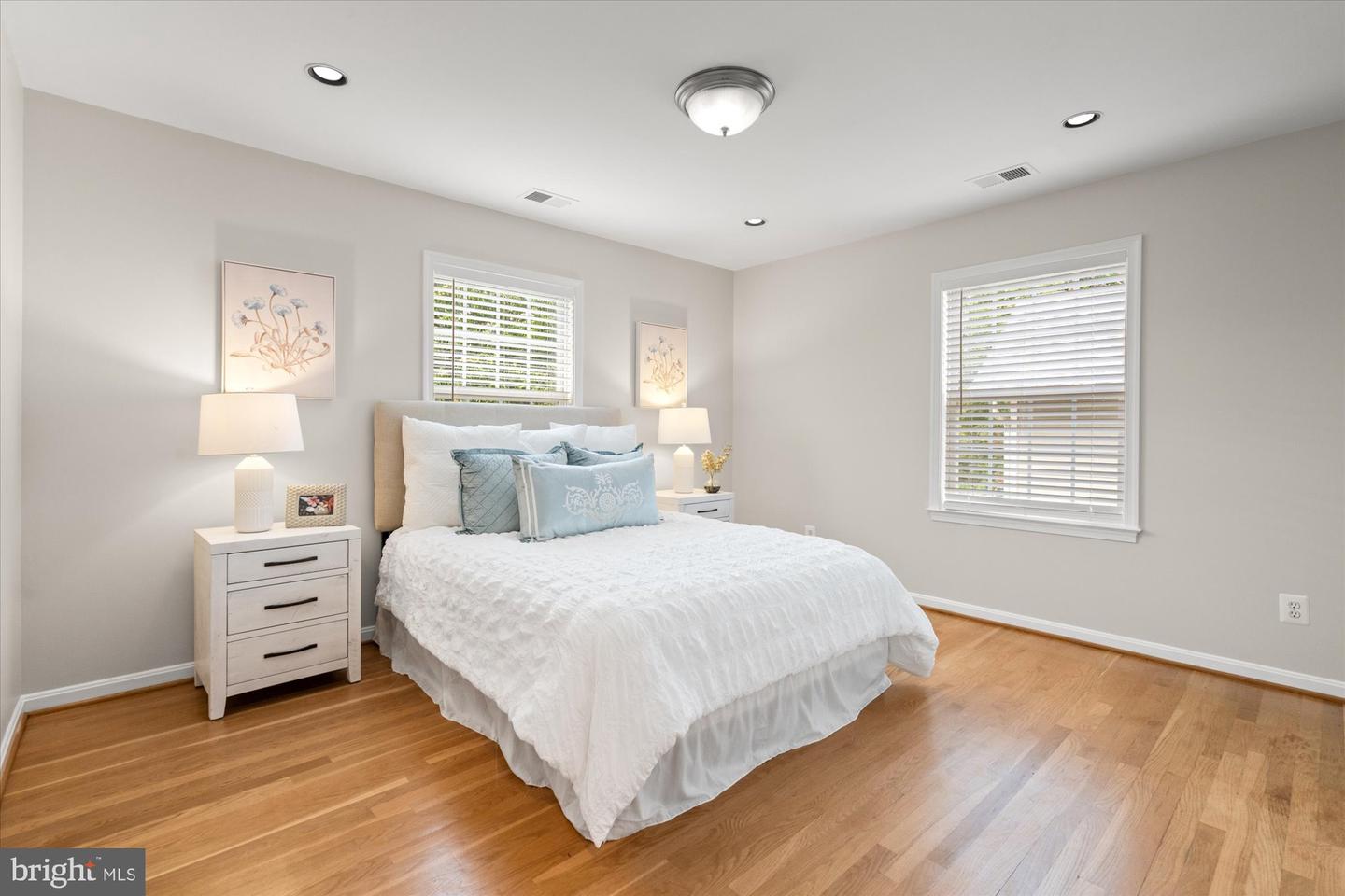 202 W GEORGE MASON RD, FALLS CHURCH, Virginia 22046, 4 Bedrooms Bedrooms, 14 Rooms Rooms,3 BathroomsBathrooms,Residential,For sale,202 W GEORGE MASON RD,VAFA2003238 MLS # VAFA2003238