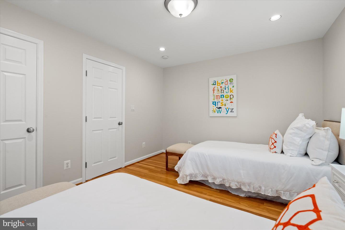 202 W GEORGE MASON RD, FALLS CHURCH, Virginia 22046, 4 Bedrooms Bedrooms, 14 Rooms Rooms,3 BathroomsBathrooms,Residential,For sale,202 W GEORGE MASON RD,VAFA2003238 MLS # VAFA2003238