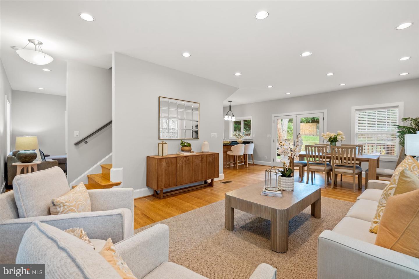 202 W GEORGE MASON RD, FALLS CHURCH, Virginia 22046, 4 Bedrooms Bedrooms, 14 Rooms Rooms,3 BathroomsBathrooms,Residential,For sale,202 W GEORGE MASON RD,VAFA2003238 MLS # VAFA2003238