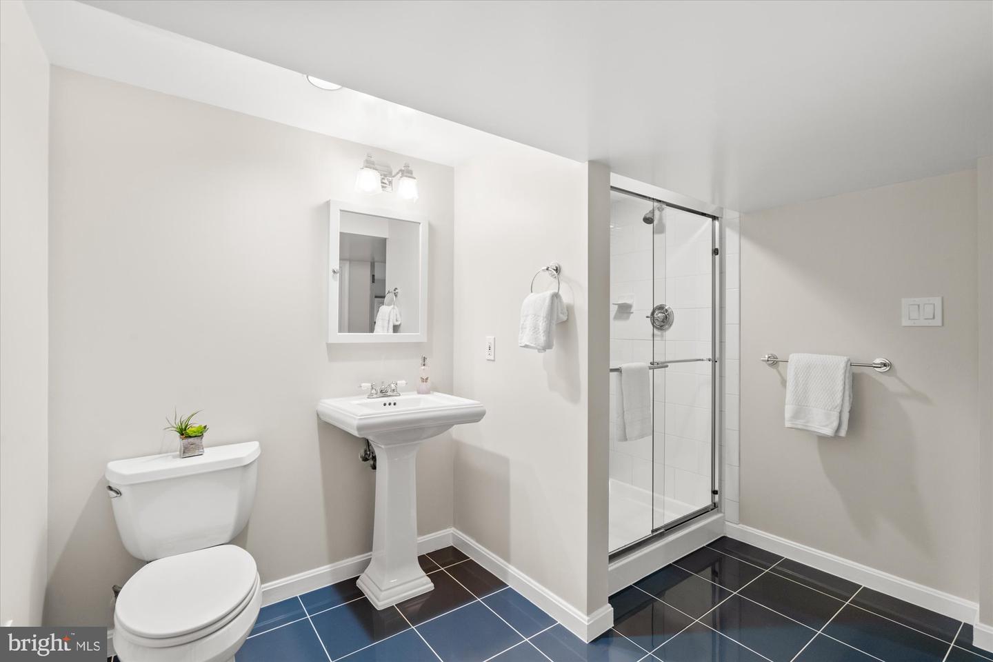 202 W GEORGE MASON RD, FALLS CHURCH, Virginia 22046, 4 Bedrooms Bedrooms, 14 Rooms Rooms,3 BathroomsBathrooms,Residential,For sale,202 W GEORGE MASON RD,VAFA2003238 MLS # VAFA2003238