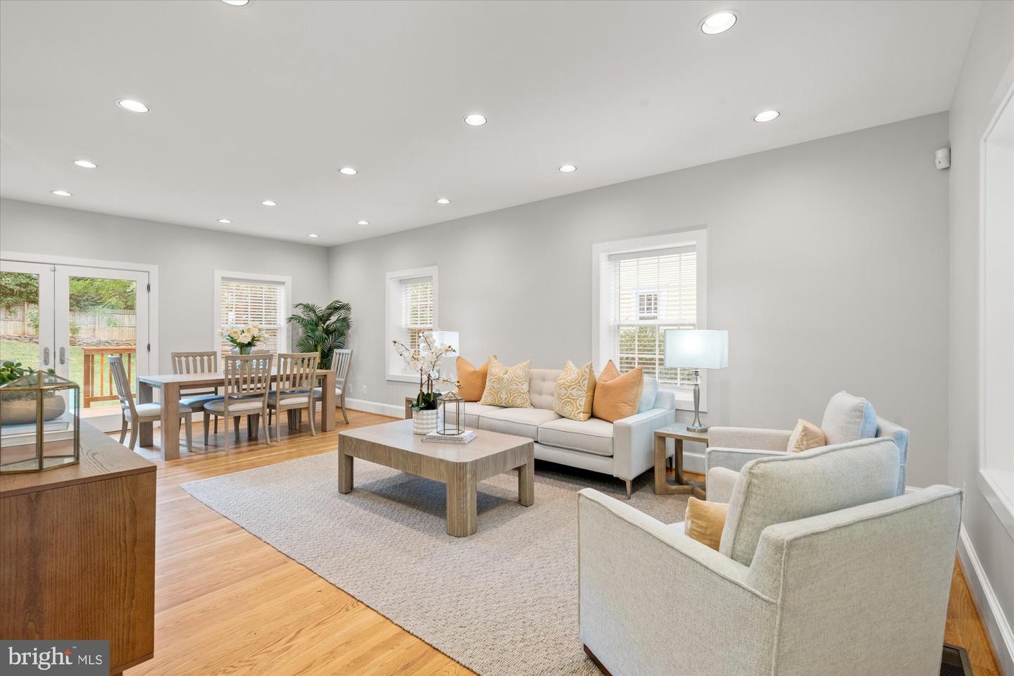 202 W GEORGE MASON RD, FALLS CHURCH, Virginia 22046, 4 Bedrooms Bedrooms, 14 Rooms Rooms,3 BathroomsBathrooms,Residential,For sale,202 W GEORGE MASON RD,VAFA2003238 MLS # VAFA2003238