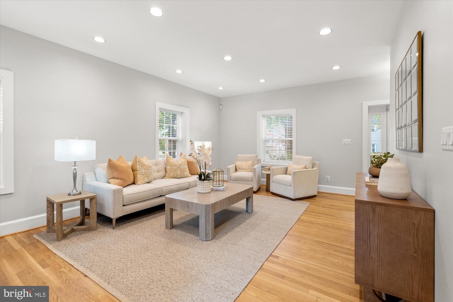 202 W GEORGE MASON RD, FALLS CHURCH, Virginia 22046, 4 Bedrooms Bedrooms, 14 Rooms Rooms,3 BathroomsBathrooms,Residential,For sale,202 W GEORGE MASON RD,VAFA2003238 MLS # VAFA2003238