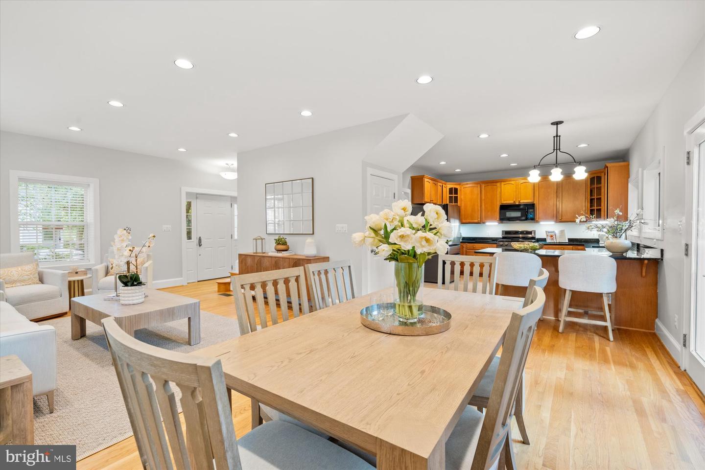 202 W GEORGE MASON RD, FALLS CHURCH, Virginia 22046, 4 Bedrooms Bedrooms, 14 Rooms Rooms,3 BathroomsBathrooms,Residential,For sale,202 W GEORGE MASON RD,VAFA2003238 MLS # VAFA2003238