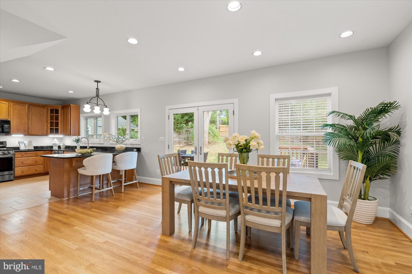 202 W GEORGE MASON RD, FALLS CHURCH, Virginia 22046, 4 Bedrooms Bedrooms, 14 Rooms Rooms,3 BathroomsBathrooms,Residential,For sale,202 W GEORGE MASON RD,VAFA2003238 MLS # VAFA2003238