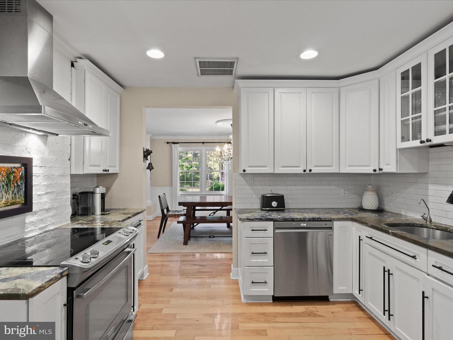11607 HELMONT DR, OAKTON, Virginia 22124, 4 Bedrooms Bedrooms, ,2 BathroomsBathrooms,Residential,For sale,11607 HELMONT DR,VAFX2263330 MLS # VAFX2263330