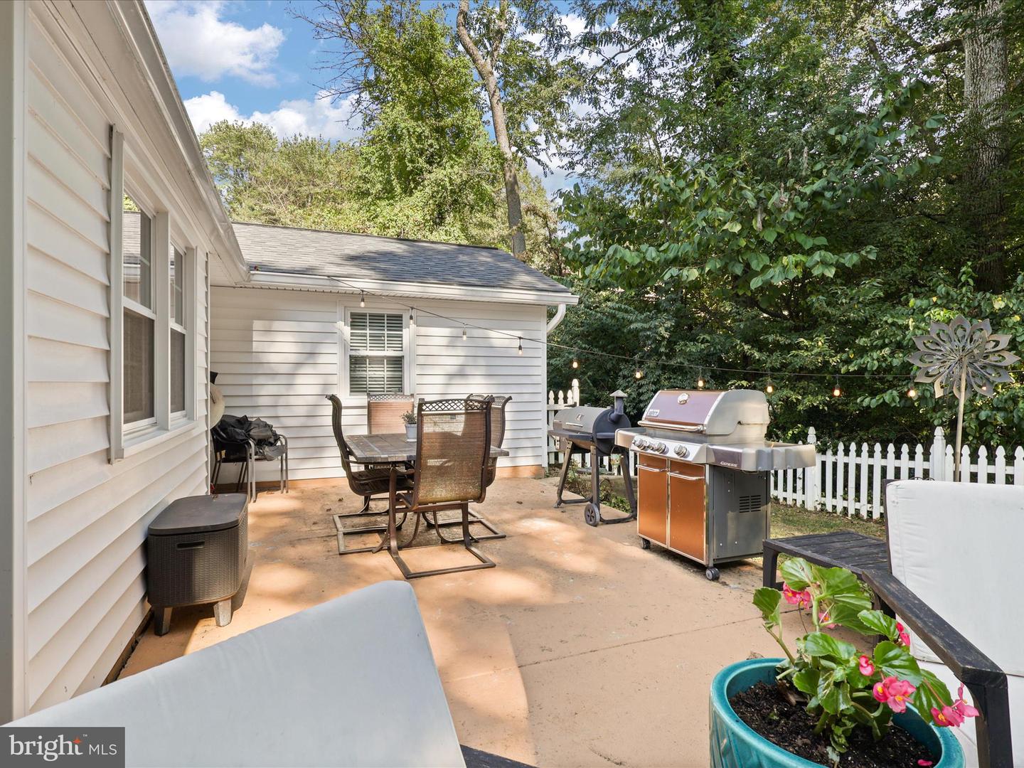11607 HELMONT DR, OAKTON, Virginia 22124, 4 Bedrooms Bedrooms, ,2 BathroomsBathrooms,Residential,For sale,11607 HELMONT DR,VAFX2263330 MLS # VAFX2263330