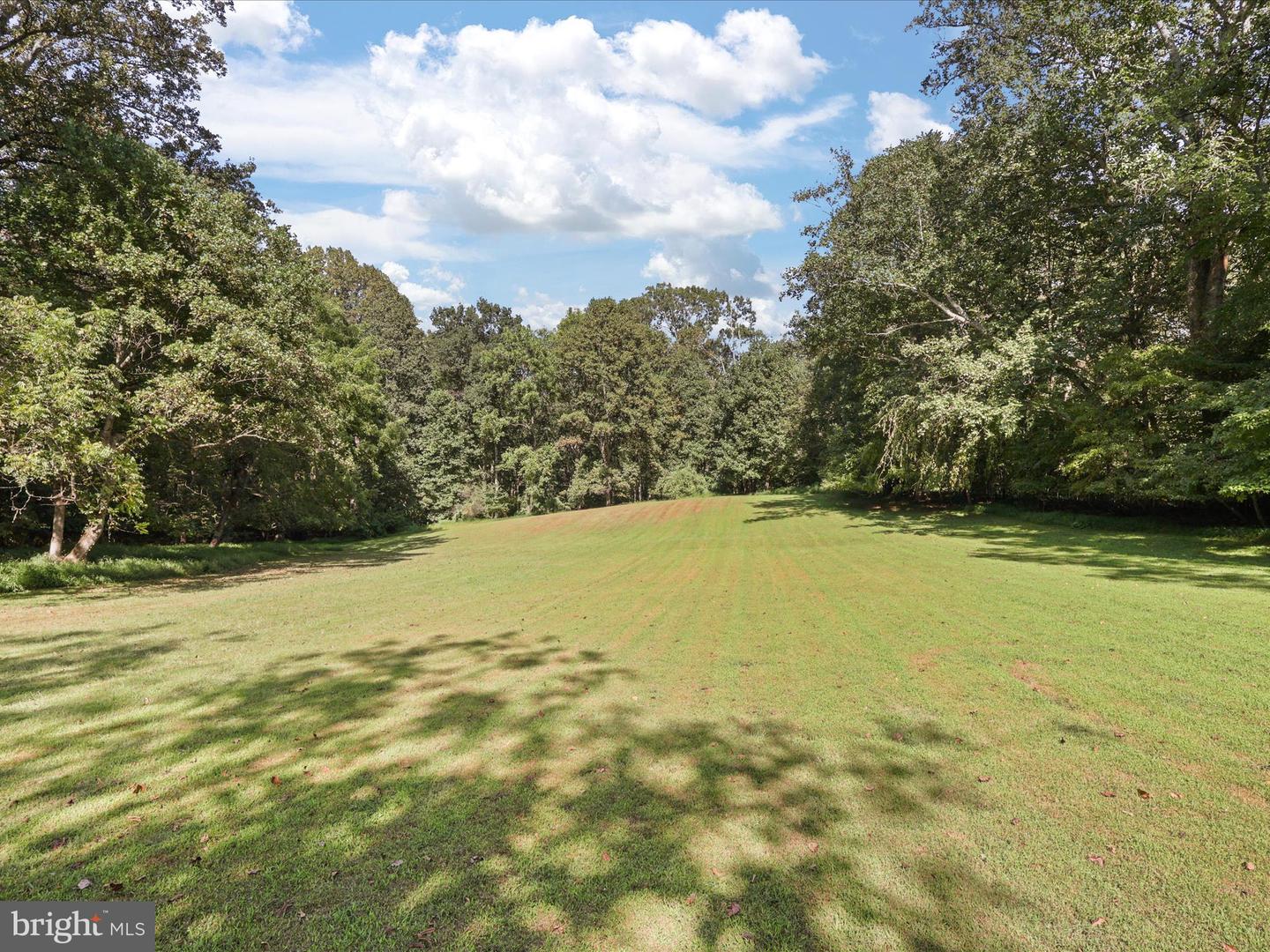 11607 HELMONT DR, OAKTON, Virginia 22124, 4 Bedrooms Bedrooms, ,2 BathroomsBathrooms,Residential,For sale,11607 HELMONT DR,VAFX2263330 MLS # VAFX2263330