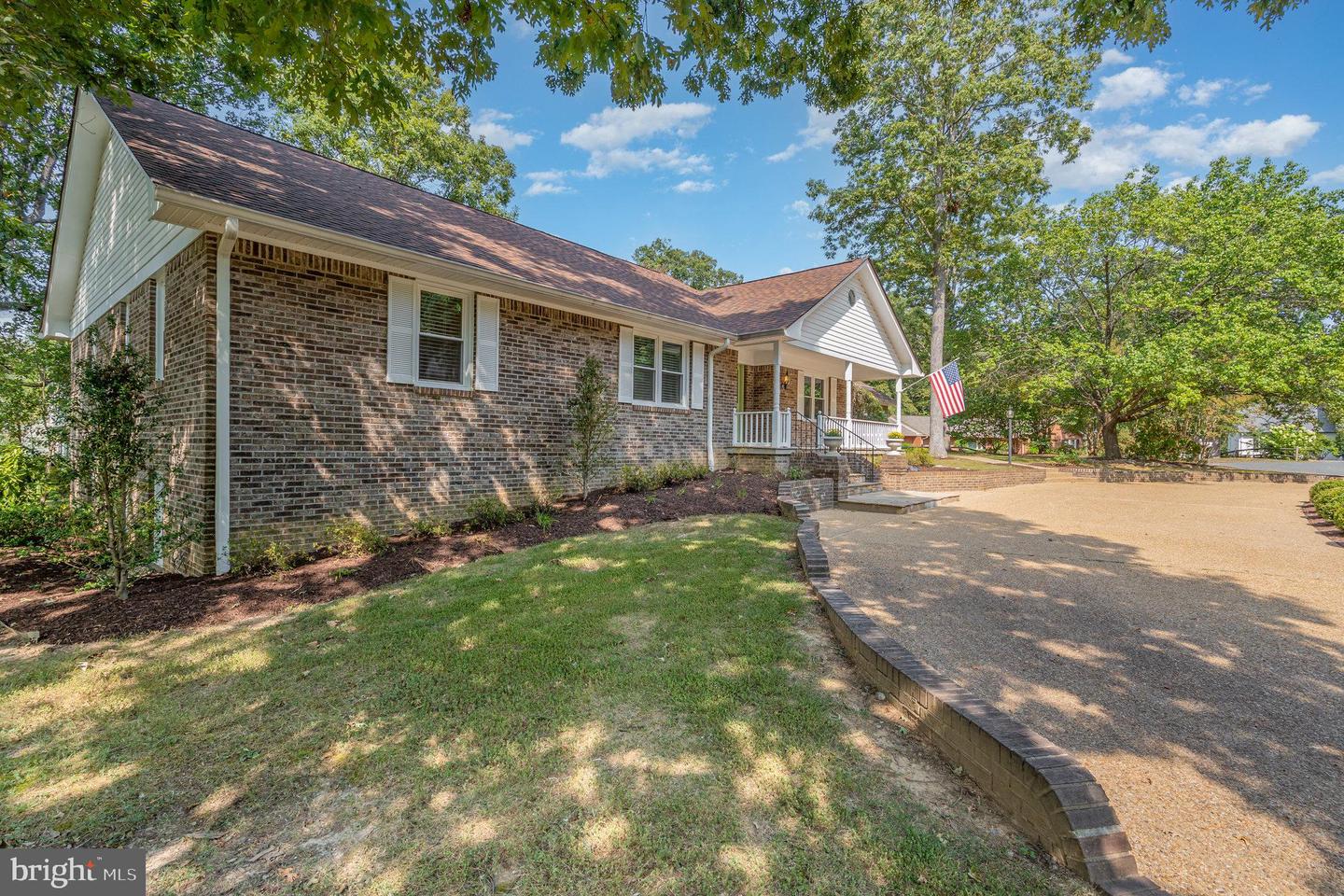 2 HUNTERS CT, FREDERICKSBURG, Virginia 22405, 4 Bedrooms Bedrooms, ,3 BathroomsBathrooms,Residential,For sale,2 HUNTERS CT,VAST2042568 MLS # VAST2042568