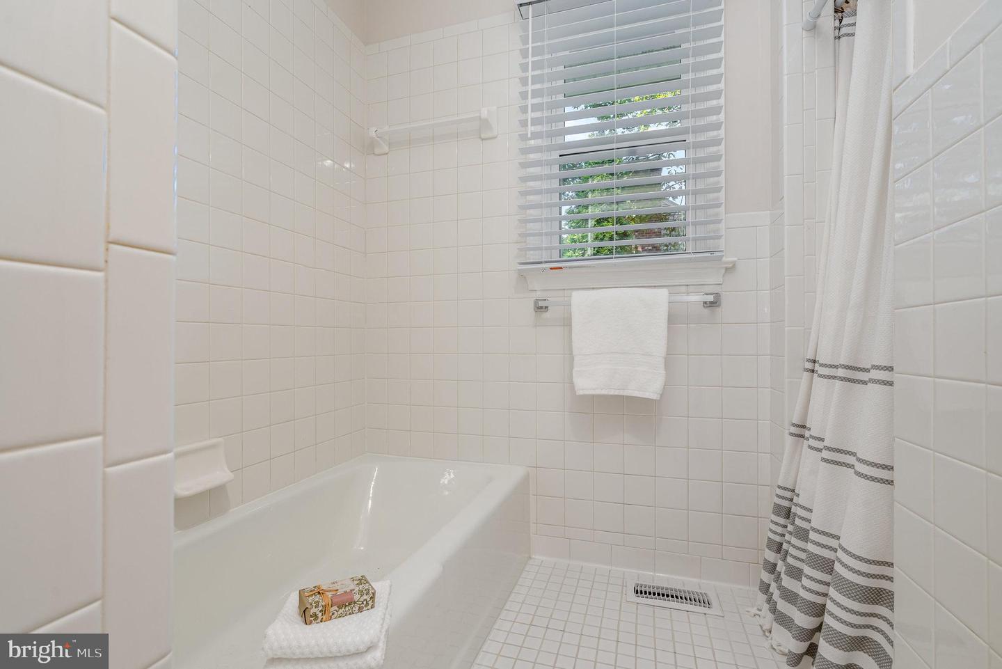 2 HUNTERS CT, FREDERICKSBURG, Virginia 22405, 4 Bedrooms Bedrooms, ,3 BathroomsBathrooms,Residential,For sale,2 HUNTERS CT,VAST2042568 MLS # VAST2042568