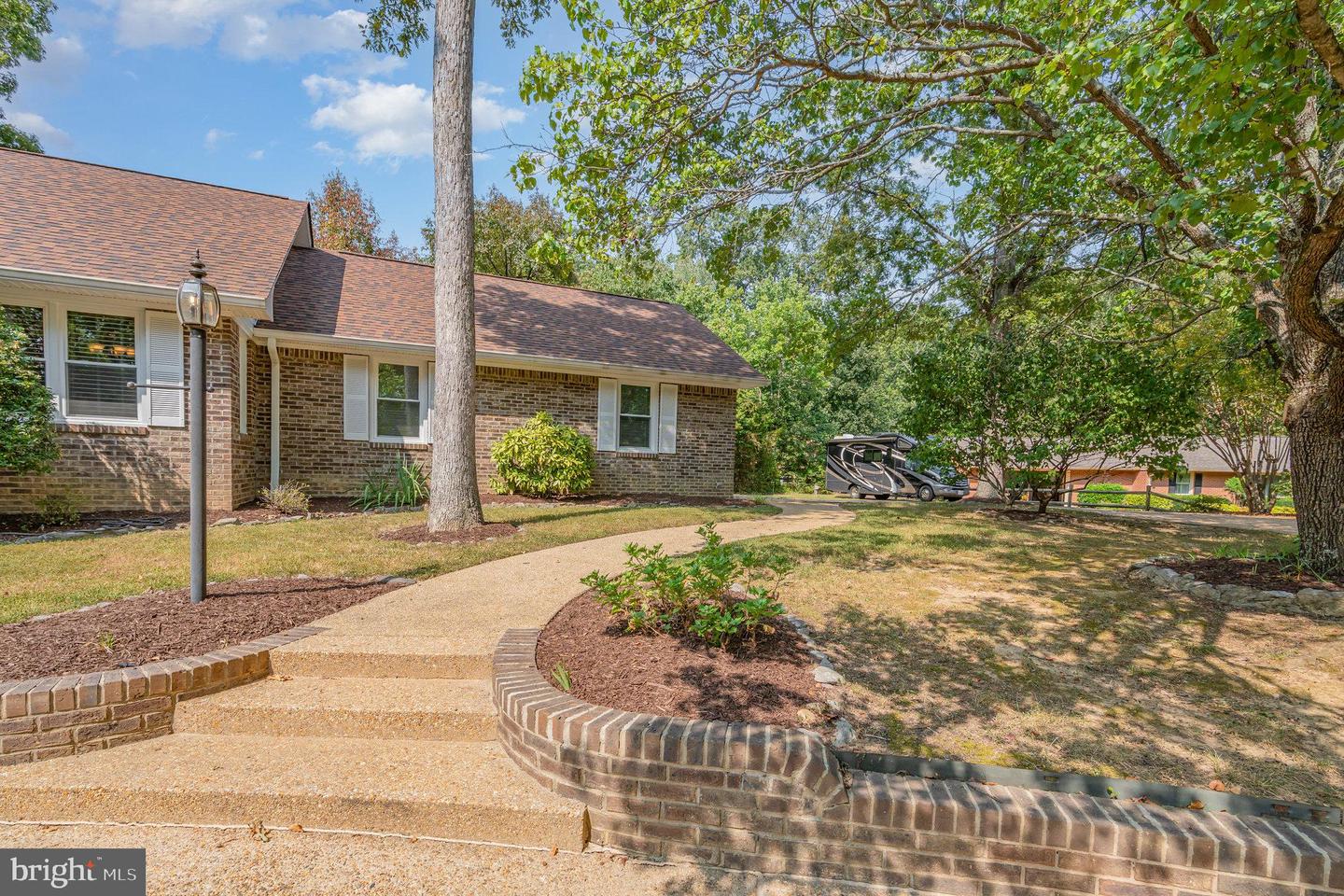 2 HUNTERS CT, FREDERICKSBURG, Virginia 22405, 4 Bedrooms Bedrooms, ,3 BathroomsBathrooms,Residential,For sale,2 HUNTERS CT,VAST2042568 MLS # VAST2042568