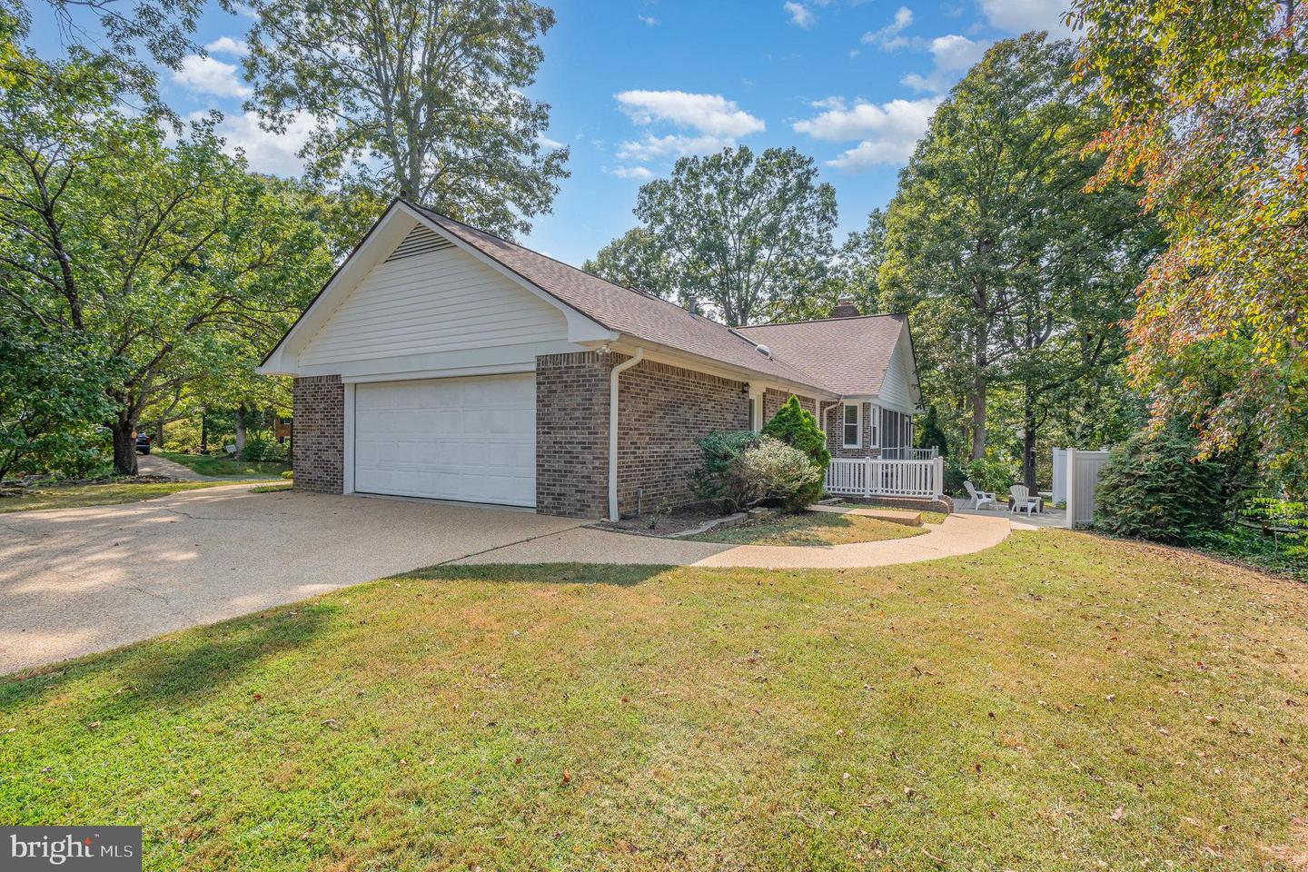 2 HUNTERS CT, FREDERICKSBURG, Virginia 22405, 4 Bedrooms Bedrooms, ,3 BathroomsBathrooms,Residential,For sale,2 HUNTERS CT,VAST2042568 MLS # VAST2042568