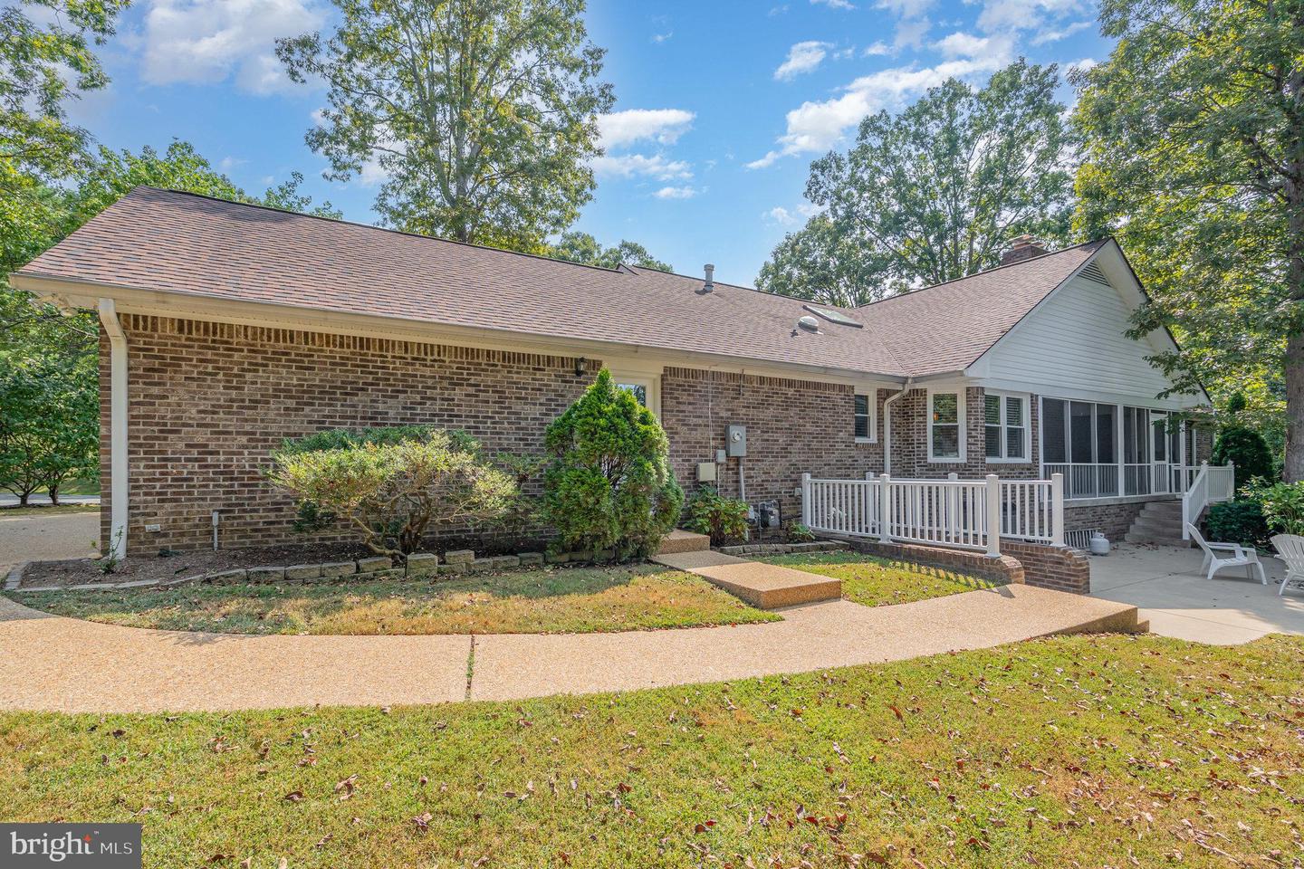 2 HUNTERS CT, FREDERICKSBURG, Virginia 22405, 4 Bedrooms Bedrooms, ,3 BathroomsBathrooms,Residential,For sale,2 HUNTERS CT,VAST2042568 MLS # VAST2042568