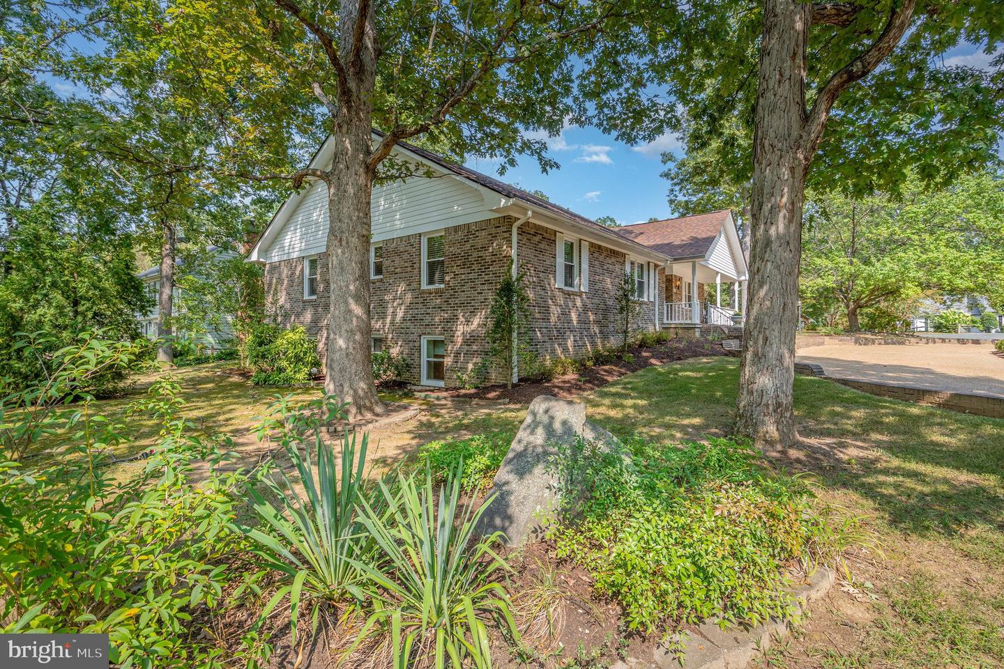2 HUNTERS CT, FREDERICKSBURG, Virginia 22405, 4 Bedrooms Bedrooms, ,3 BathroomsBathrooms,Residential,For sale,2 HUNTERS CT,VAST2042568 MLS # VAST2042568