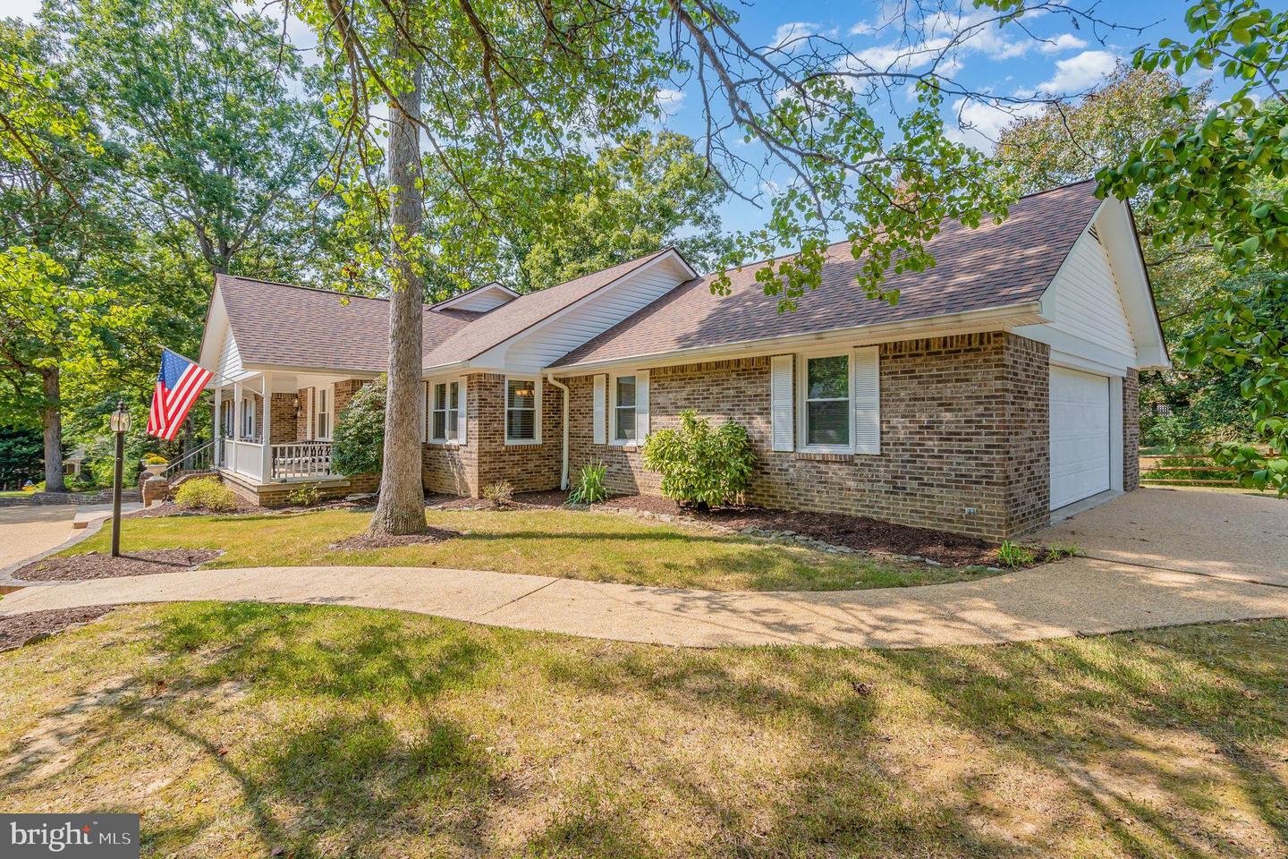 2 HUNTERS CT, FREDERICKSBURG, Virginia 22405, 4 Bedrooms Bedrooms, ,3 BathroomsBathrooms,Residential,For sale,2 HUNTERS CT,VAST2042568 MLS # VAST2042568