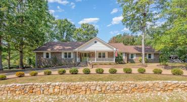2 HUNTERS CT, FREDERICKSBURG, Virginia 22405, 4 Bedrooms Bedrooms, ,3 BathroomsBathrooms,Residential,For sale,2 HUNTERS CT,VAST2042568 MLS # VAST2042568