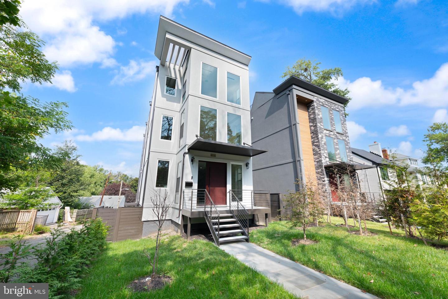 6116 30TH ST NW, WASHINGTON, District Of Columbia 20015, 7 Bedrooms Bedrooms, ,6 BathroomsBathrooms,Residential,For sale,6116 30TH ST NW,DCDC2224182 MLS # DCDC2224182