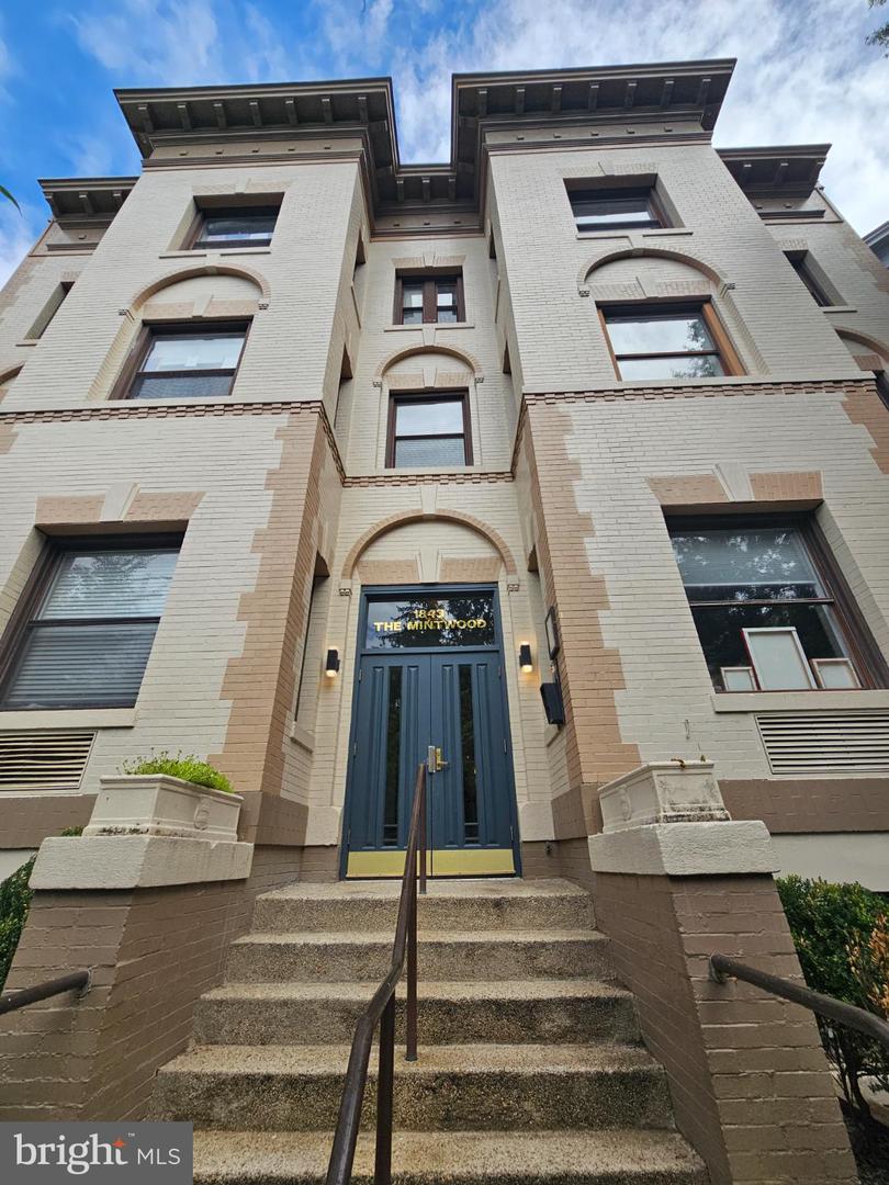 1843 MINTWOOD PL NW #204, WASHINGTON, District Of Columbia 20009, 2 Bedrooms Bedrooms, 7 Rooms Rooms,2 BathroomsBathrooms,Residential,For sale,1843 MINTWOOD PL NW #204,DCDC2224876 MLS # DCDC2224876