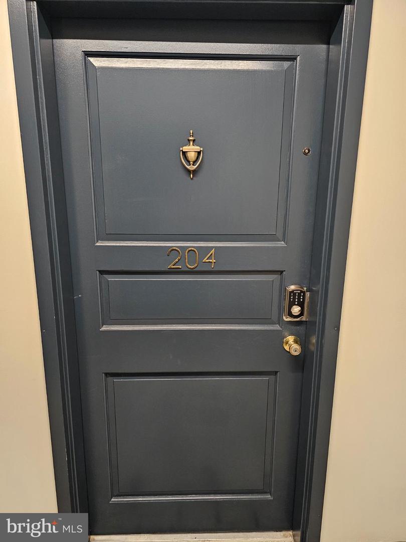 1843 MINTWOOD PL NW #204, WASHINGTON, District Of Columbia 20009, 2 Bedrooms Bedrooms, 7 Rooms Rooms,2 BathroomsBathrooms,Residential,For sale,1843 MINTWOOD PL NW #204,DCDC2224876 MLS # DCDC2224876