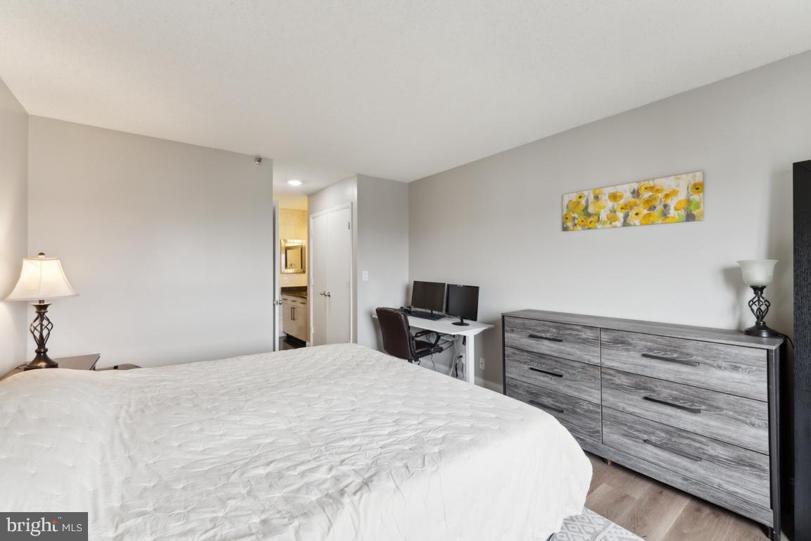 900 N STAFFORD ST #1117, ARLINGTON, Virginia 22203, 3 Bedrooms Bedrooms, ,2 BathroomsBathrooms,Residential,For sale,900 N STAFFORD ST #1117,VAAR2064330 MLS # VAAR2064330