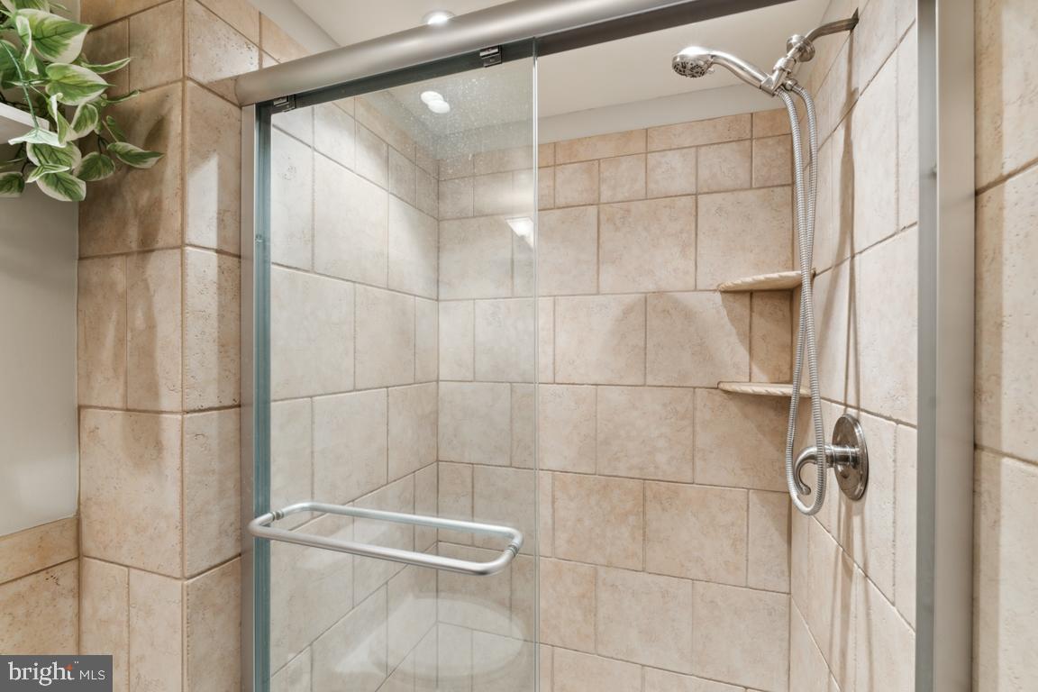 900 N STAFFORD ST #1117, ARLINGTON, Virginia 22203, 3 Bedrooms Bedrooms, ,2 BathroomsBathrooms,Residential,For sale,900 N STAFFORD ST #1117,VAAR2064330 MLS # VAAR2064330