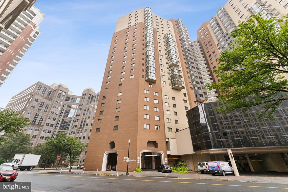 900 N STAFFORD ST #1117, ARLINGTON, Virginia 22203, 3 Bedrooms Bedrooms, ,2 BathroomsBathrooms,Residential,For sale,900 N STAFFORD ST #1117,VAAR2064330 MLS # VAAR2064330
