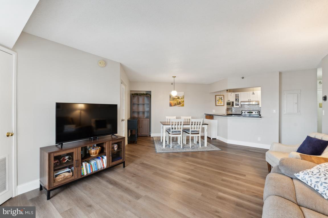 900 N STAFFORD ST #1117, ARLINGTON, Virginia 22203, 3 Bedrooms Bedrooms, ,2 BathroomsBathrooms,Residential,For sale,900 N STAFFORD ST #1117,VAAR2064330 MLS # VAAR2064330