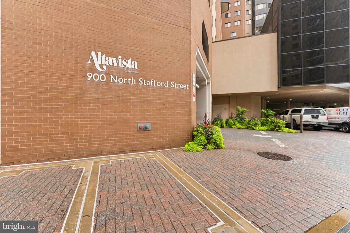 900 N STAFFORD ST #1117, ARLINGTON, Virginia 22203, 3 Bedrooms Bedrooms, ,2 BathroomsBathrooms,Residential,For sale,900 N STAFFORD ST #1117,VAAR2064330 MLS # VAAR2064330