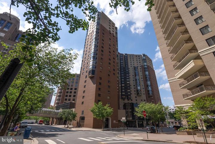 900 N STAFFORD ST #1117, ARLINGTON, Virginia 22203, 3 Bedrooms Bedrooms, ,2 BathroomsBathrooms,Residential,For sale,900 N STAFFORD ST #1117,VAAR2064330 MLS # VAAR2064330