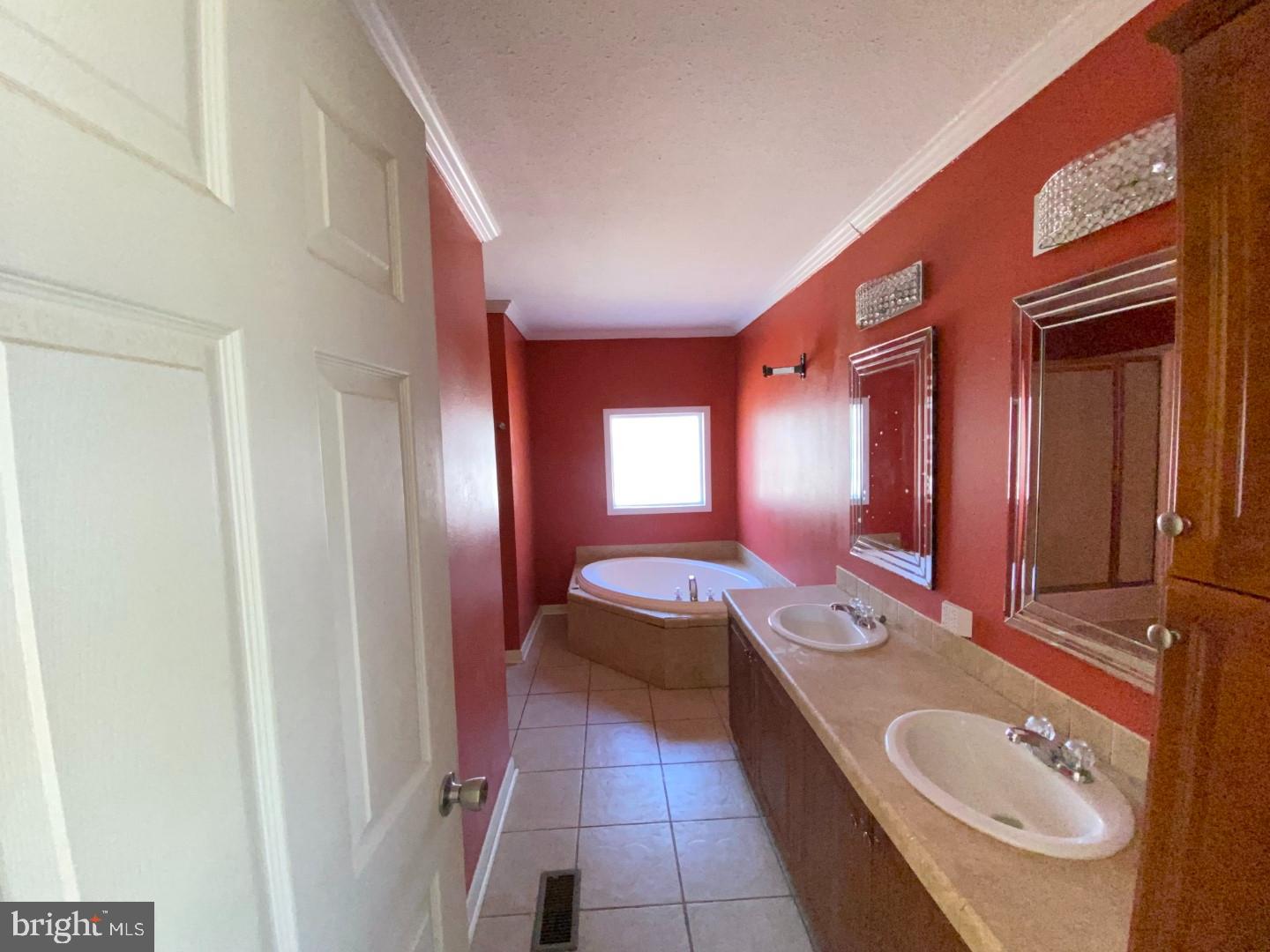 1085 RENRUT RD, BRODNAX, Virginia 23920, 4 Bedrooms Bedrooms, 10 Rooms Rooms,3 BathroomsBathrooms,Residential,For sale,1085 RENRUT RD,VALB2000064 MLS # VALB2000064