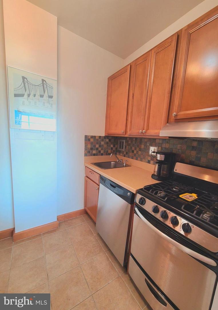 1021 ARLINGTON BLVD #330, ARLINGTON, Virginia 22209, 1 Bedroom Bedrooms, ,1 BathroomBathrooms,Residential,For sale,1021 ARLINGTON BLVD #330,VAAR2064332 MLS # VAAR2064332