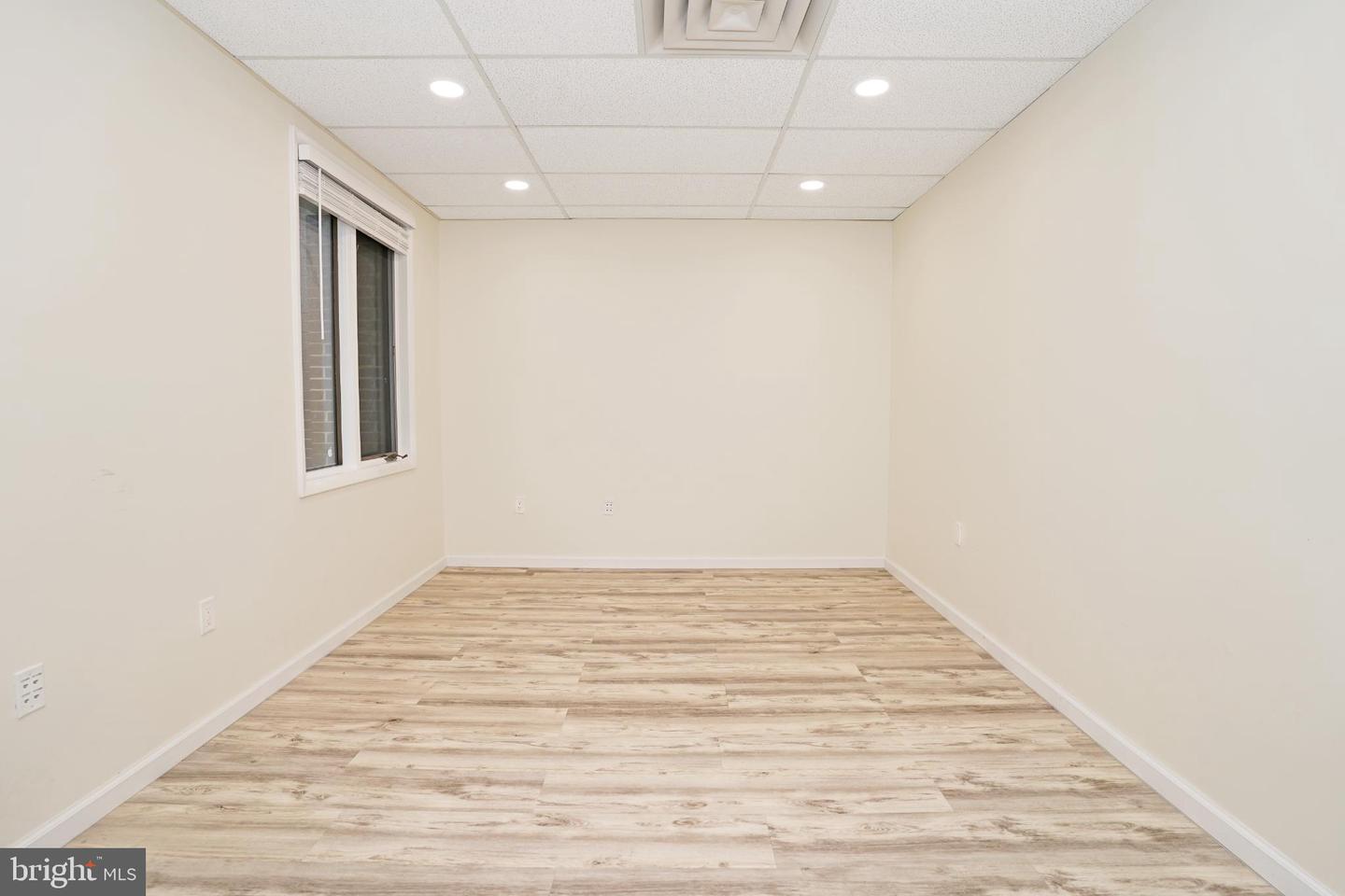 8304 OLD COURTHOUSE RD #B, VIENNA, Virginia 22182, ,Land,For sale,8304 OLD COURTHOUSE RD #B,VAFX2270050 MLS # VAFX2270050