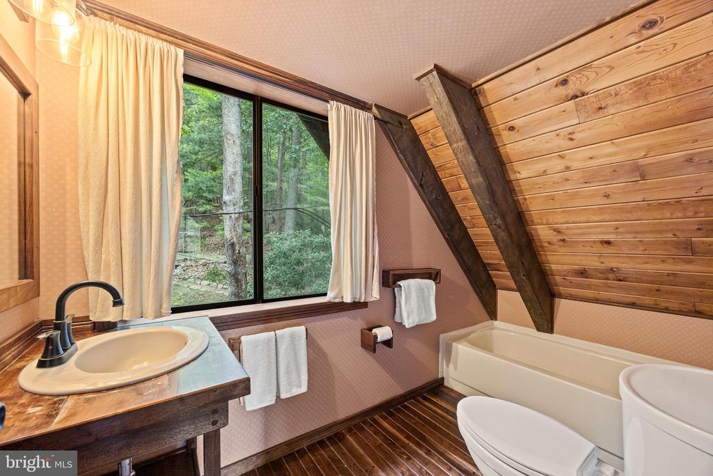 303 JORDAN HOLLOW RD, STANLEY, Virginia 22851, 2 Bedrooms Bedrooms, ,2 BathroomsBathrooms,Residential,303 JORDAN HOLLOW RD,VAPA2005164 MLS # VAPA2005164