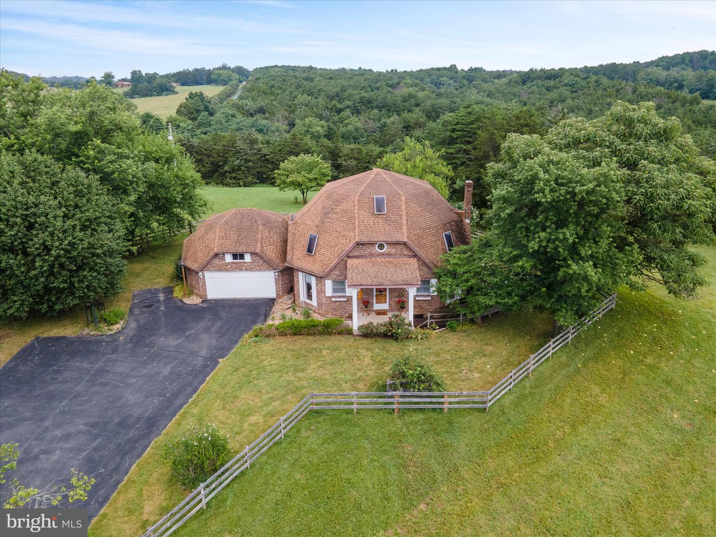 2064 SULPHUR SPRINGS RD, MIDDLETOWN, Virginia 22645, 3 Bedrooms Bedrooms, ,3 BathroomsBathrooms,Residential,For sale,2064 SULPHUR SPRINGS RD,VAWR2011706 MLS # VAWR2011706