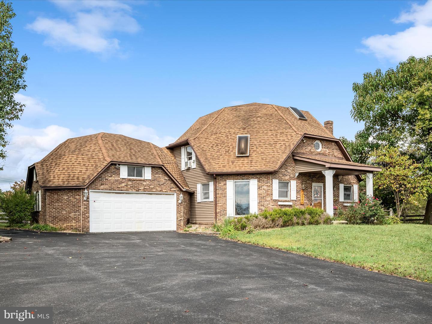 2064 SULPHUR SPRINGS RD, MIDDLETOWN, Virginia 22645, 3 Bedrooms Bedrooms, ,3 BathroomsBathrooms,Residential,For sale,2064 SULPHUR SPRINGS RD,VAWR2011706 MLS # VAWR2011706