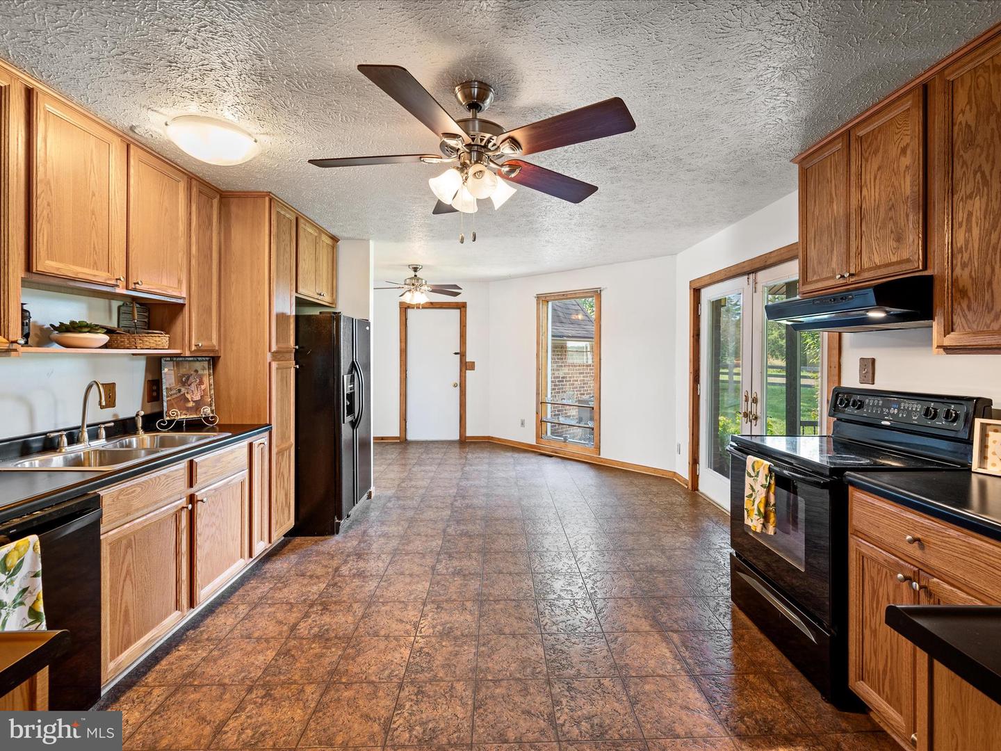 2064 SULPHUR SPRINGS RD, MIDDLETOWN, Virginia 22645, 3 Bedrooms Bedrooms, ,3 BathroomsBathrooms,Residential,For sale,2064 SULPHUR SPRINGS RD,VAWR2011706 MLS # VAWR2011706