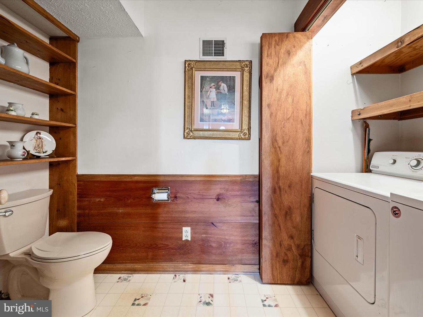 2064 SULPHUR SPRINGS RD, MIDDLETOWN, Virginia 22645, 3 Bedrooms Bedrooms, ,3 BathroomsBathrooms,Residential,For sale,2064 SULPHUR SPRINGS RD,VAWR2011706 MLS # VAWR2011706