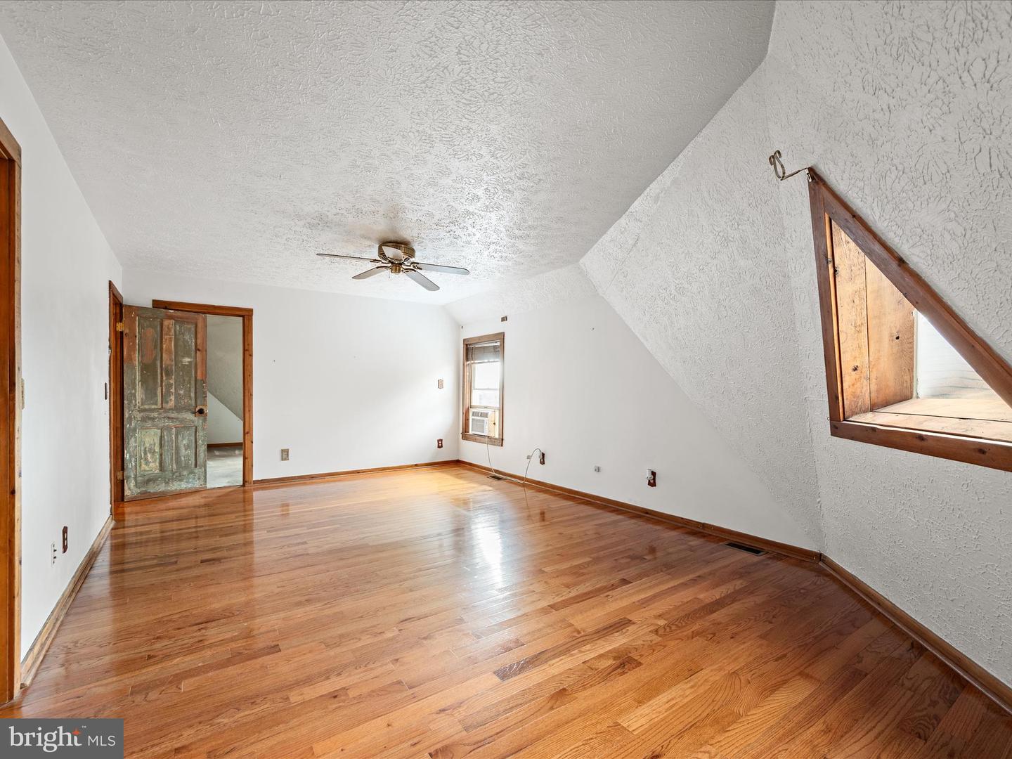 2064 SULPHUR SPRINGS RD, MIDDLETOWN, Virginia 22645, 3 Bedrooms Bedrooms, ,3 BathroomsBathrooms,Residential,For sale,2064 SULPHUR SPRINGS RD,VAWR2011706 MLS # VAWR2011706