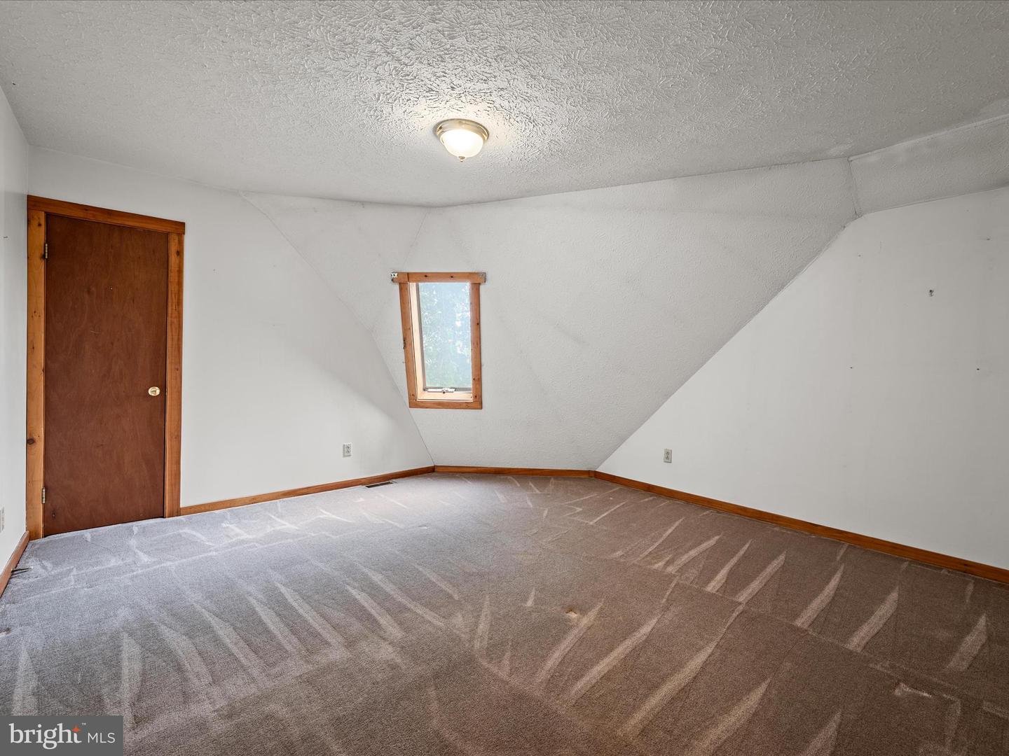 2064 SULPHUR SPRINGS RD, MIDDLETOWN, Virginia 22645, 3 Bedrooms Bedrooms, ,3 BathroomsBathrooms,Residential,For sale,2064 SULPHUR SPRINGS RD,VAWR2011706 MLS # VAWR2011706