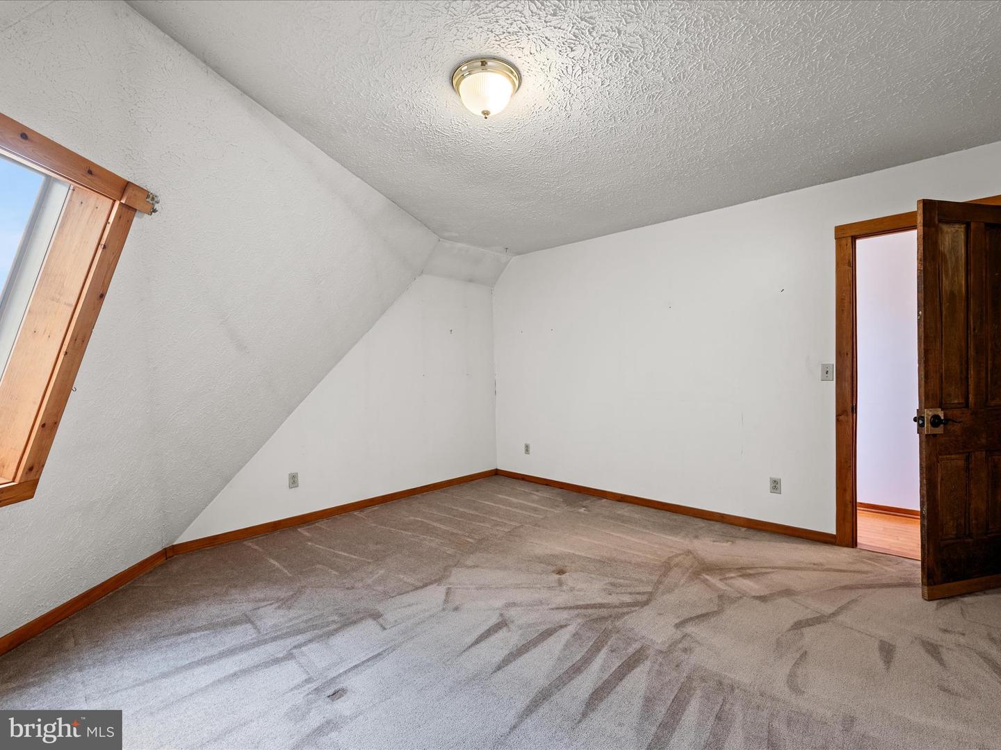 2064 SULPHUR SPRINGS RD, MIDDLETOWN, Virginia 22645, 3 Bedrooms Bedrooms, ,3 BathroomsBathrooms,Residential,For sale,2064 SULPHUR SPRINGS RD,VAWR2011706 MLS # VAWR2011706