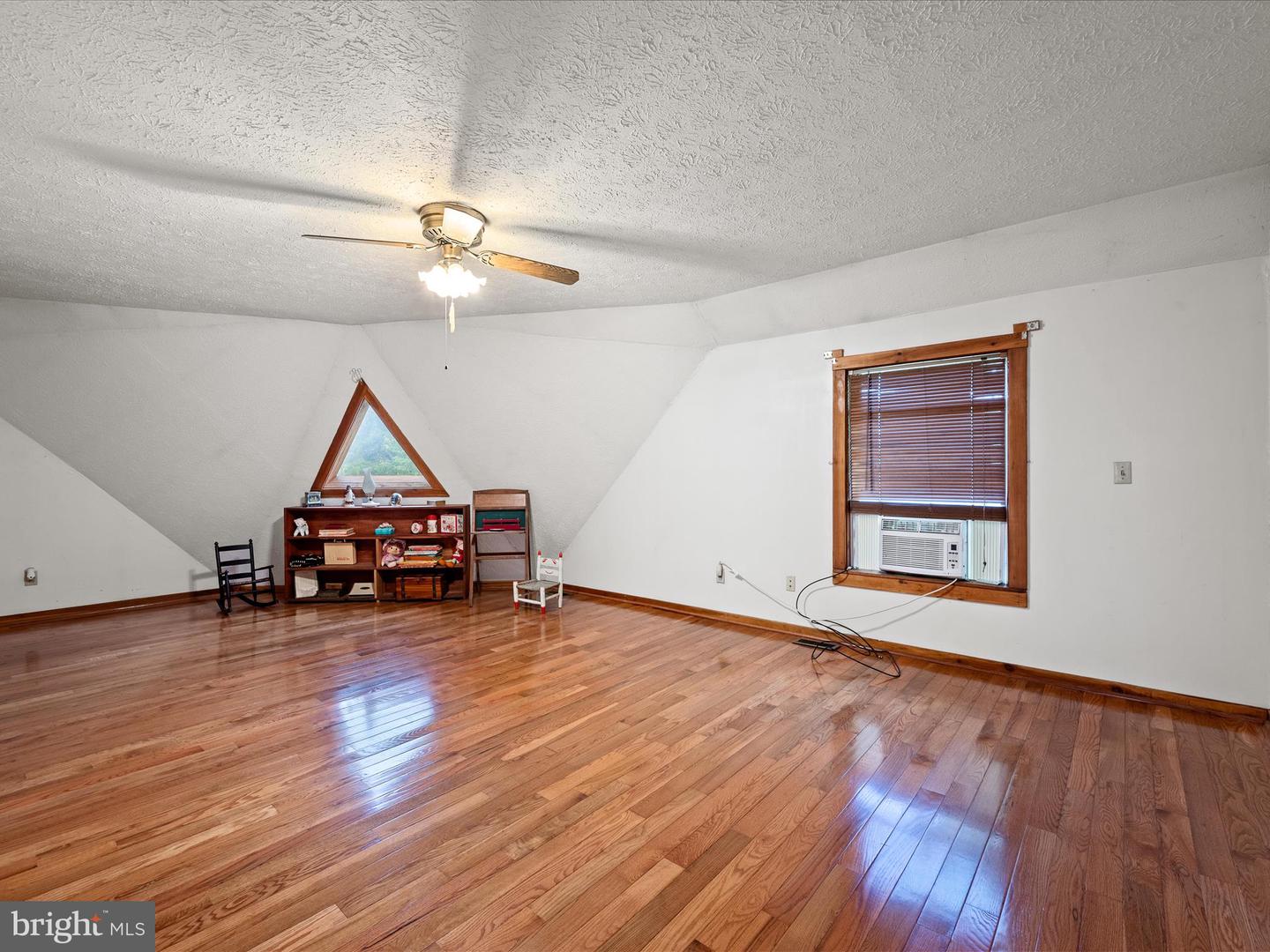 2064 SULPHUR SPRINGS RD, MIDDLETOWN, Virginia 22645, 3 Bedrooms Bedrooms, ,3 BathroomsBathrooms,Residential,For sale,2064 SULPHUR SPRINGS RD,VAWR2011706 MLS # VAWR2011706