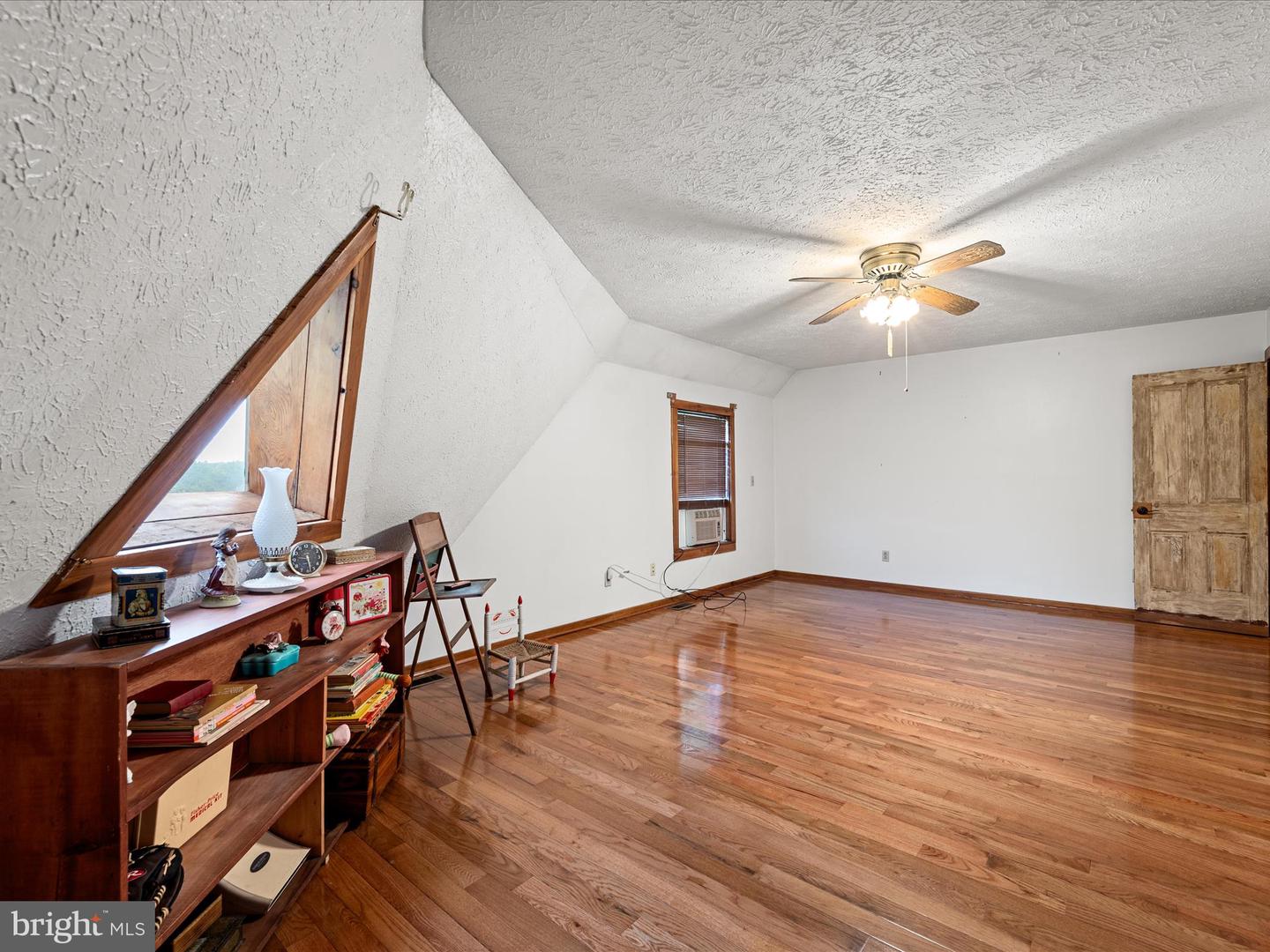 2064 SULPHUR SPRINGS RD, MIDDLETOWN, Virginia 22645, 3 Bedrooms Bedrooms, ,3 BathroomsBathrooms,Residential,For sale,2064 SULPHUR SPRINGS RD,VAWR2011706 MLS # VAWR2011706