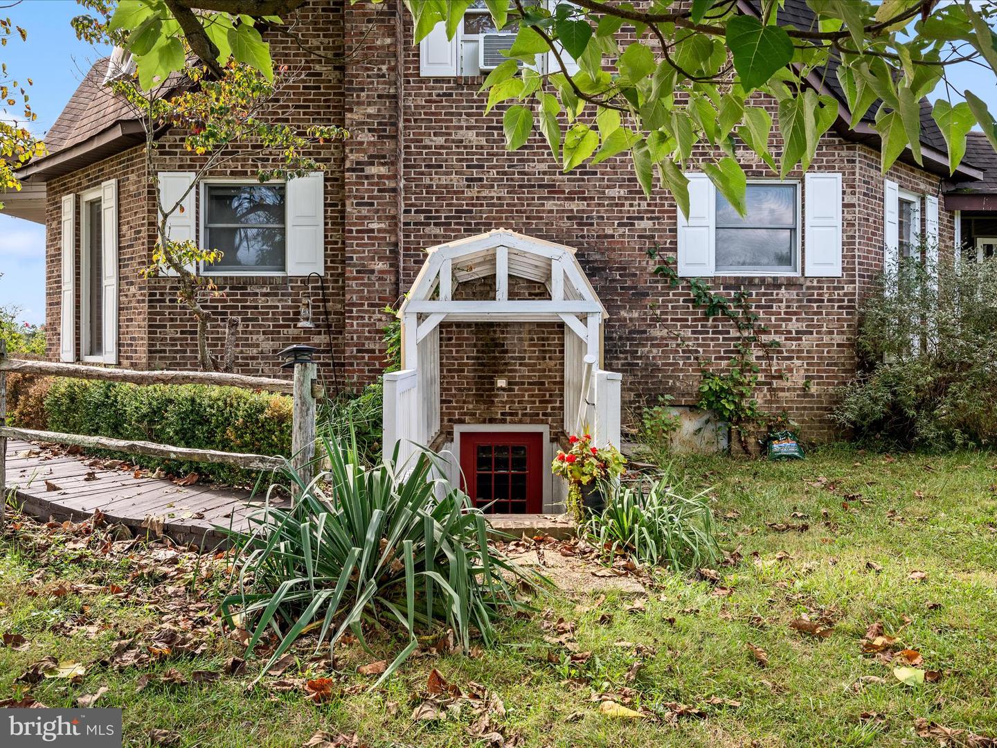 2064 SULPHUR SPRINGS RD, MIDDLETOWN, Virginia 22645, 3 Bedrooms Bedrooms, ,3 BathroomsBathrooms,Residential,For sale,2064 SULPHUR SPRINGS RD,VAWR2011706 MLS # VAWR2011706