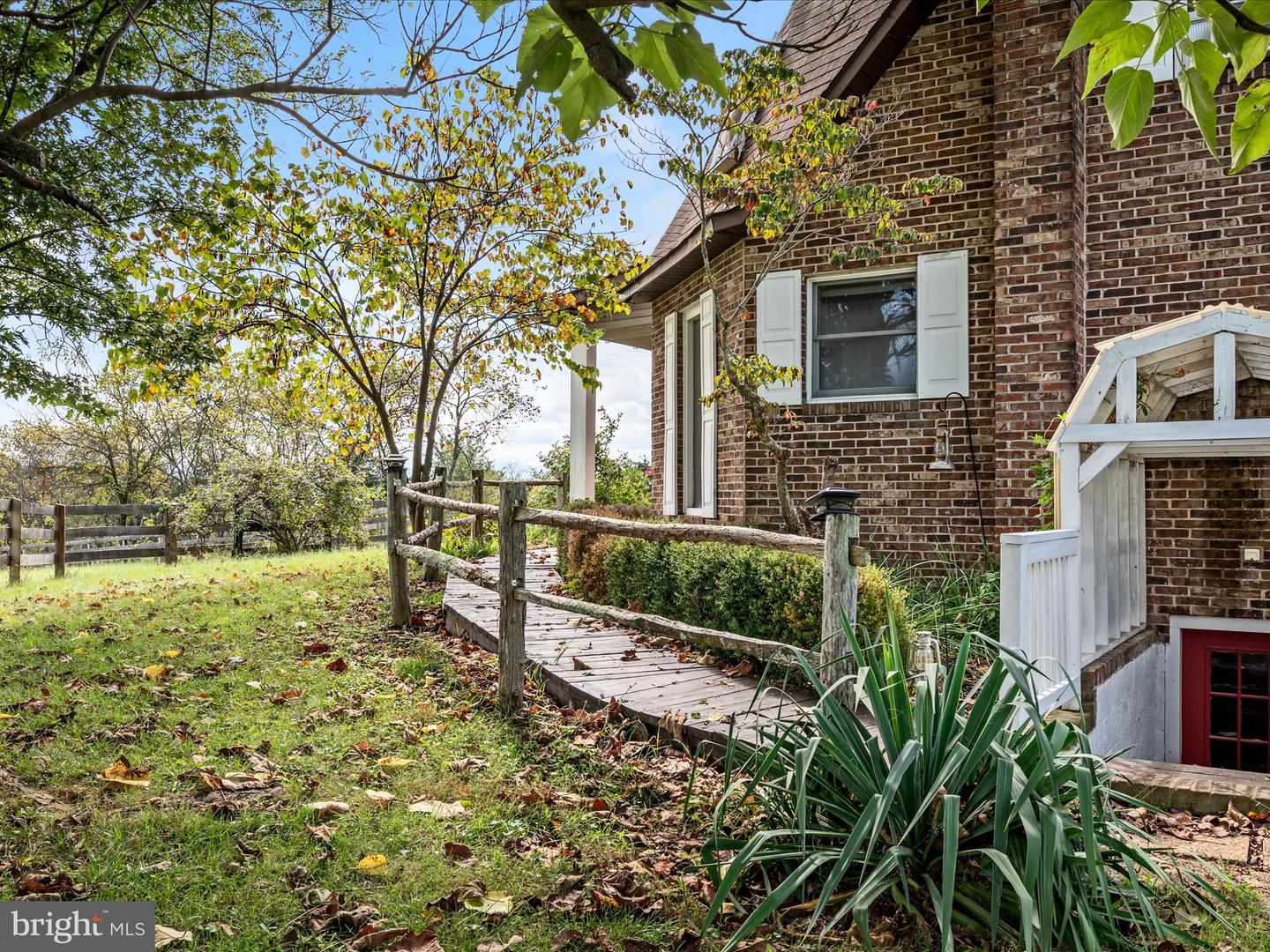 2064 SULPHUR SPRINGS RD, MIDDLETOWN, Virginia 22645, 3 Bedrooms Bedrooms, ,3 BathroomsBathrooms,Residential,For sale,2064 SULPHUR SPRINGS RD,VAWR2011706 MLS # VAWR2011706
