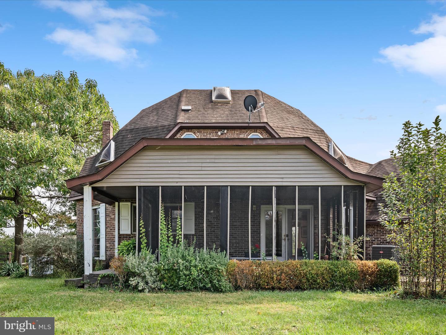 2064 SULPHUR SPRINGS RD, MIDDLETOWN, Virginia 22645, 3 Bedrooms Bedrooms, ,3 BathroomsBathrooms,Residential,For sale,2064 SULPHUR SPRINGS RD,VAWR2011706 MLS # VAWR2011706