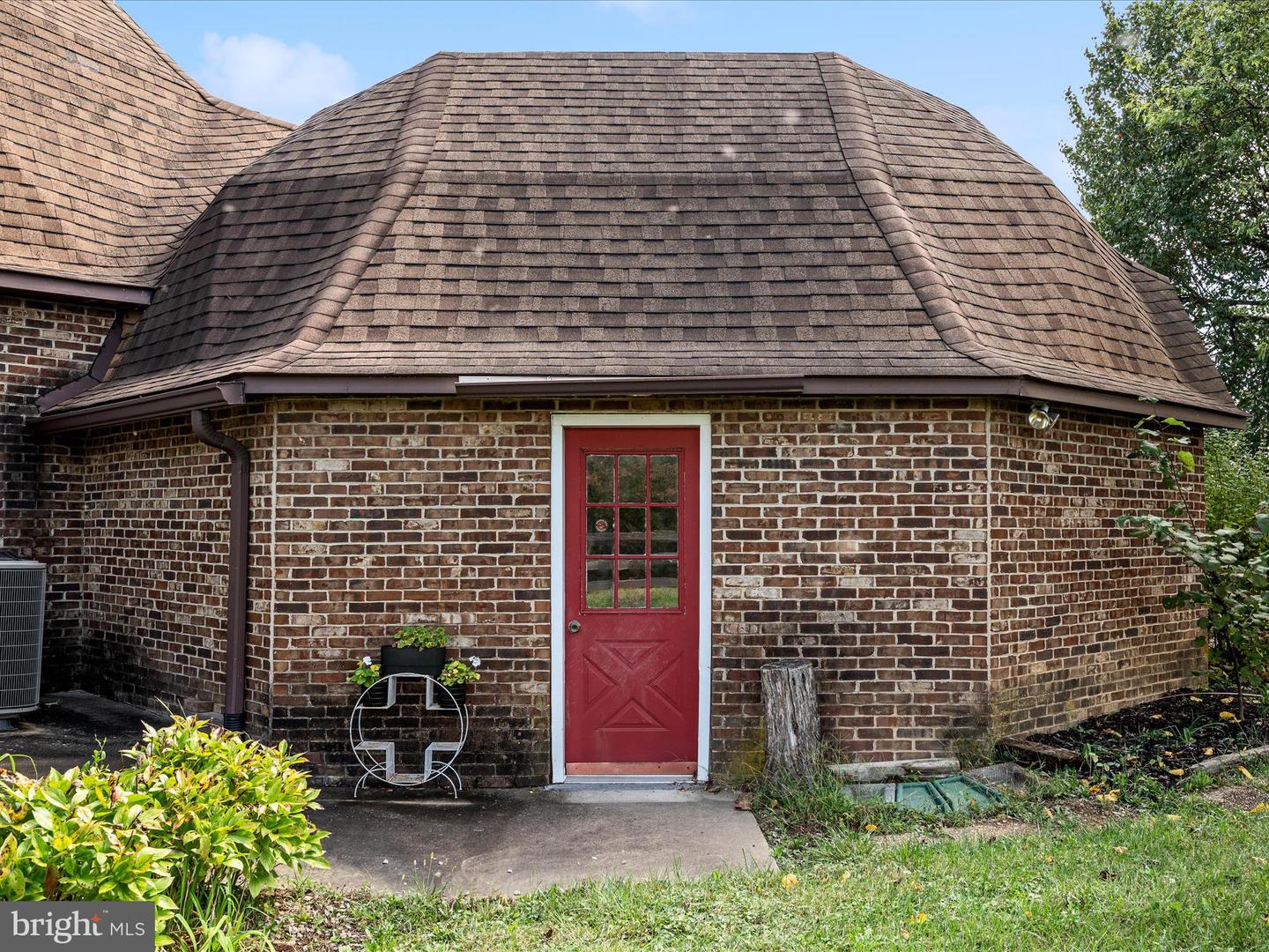 2064 SULPHUR SPRINGS RD, MIDDLETOWN, Virginia 22645, 3 Bedrooms Bedrooms, ,3 BathroomsBathrooms,Residential,For sale,2064 SULPHUR SPRINGS RD,VAWR2011706 MLS # VAWR2011706