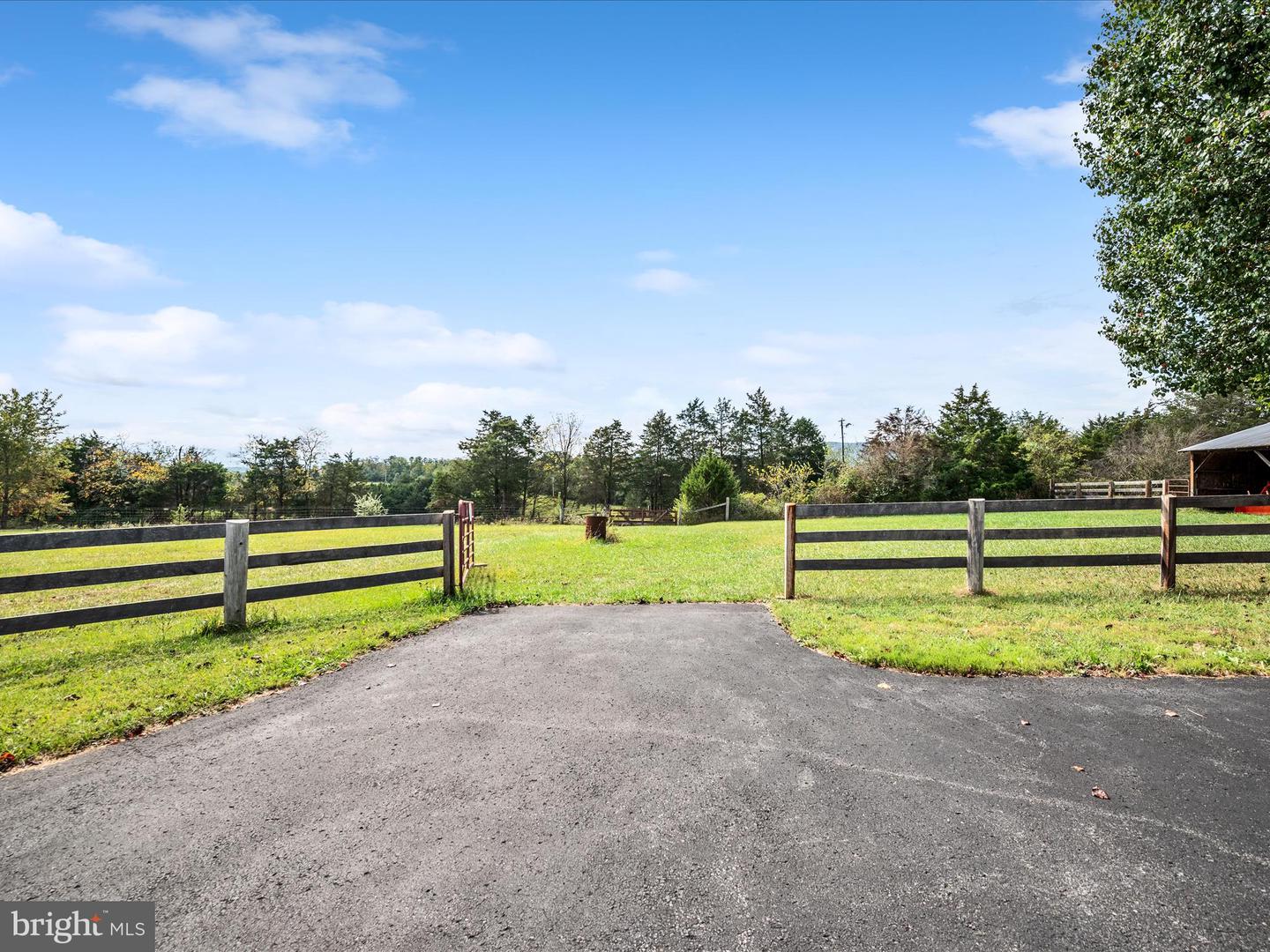 2064 SULPHUR SPRINGS RD, MIDDLETOWN, Virginia 22645, 3 Bedrooms Bedrooms, ,3 BathroomsBathrooms,Residential,For sale,2064 SULPHUR SPRINGS RD,VAWR2011706 MLS # VAWR2011706