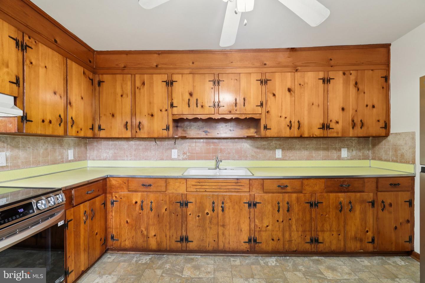 848 LINCOLN DR, FREDERICKSBURG, Virginia 22407, 3 Bedrooms Bedrooms, ,1 BathroomBathrooms,Residential,For sale,848 LINCOLN DR,VASP2034718 MLS # VASP2034718