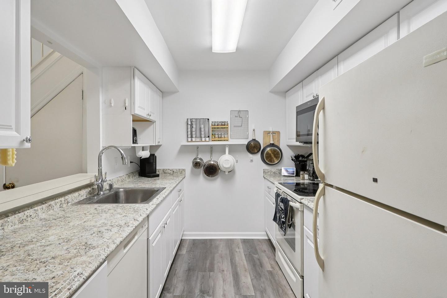 5816 ORCHARD HILL LN, CLIFTON, Virginia 20124, 2 Bedrooms Bedrooms, ,2 BathroomsBathrooms,Residential,For sale,5816 ORCHARD HILL LN,VAFX2266948 MLS # VAFX2266948